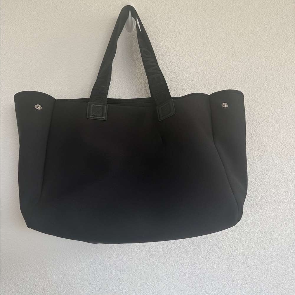 Converse Tokyo Black Tote Bag with Star Design - Picture 2 of 6